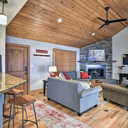 Cabin With Hot Tub And Mountain Views Less Than 5 Mi To Boone Блоуінг-Рок Екстер'єр фото