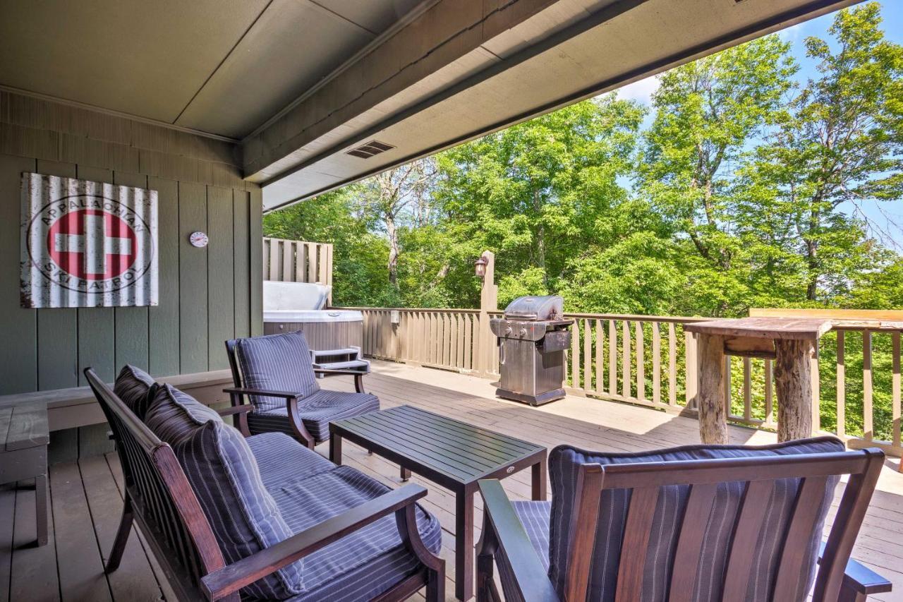 Cabin With Hot Tub And Mountain Views Less Than 5 Mi To Boone Блоуінг-Рок Екстер'єр фото